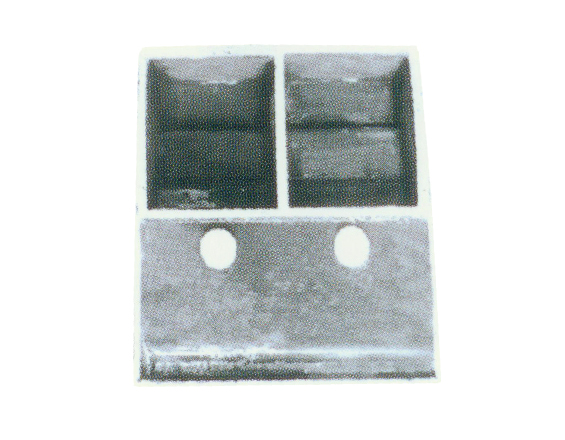 Stepped grate plate